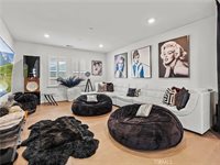 22385 Midtown Court, Saugus, CA 91350