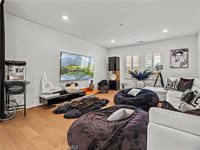 22385 Midtown Court, Saugus, CA 91350