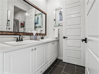 22385 Midtown Court, Saugus, CA 91350