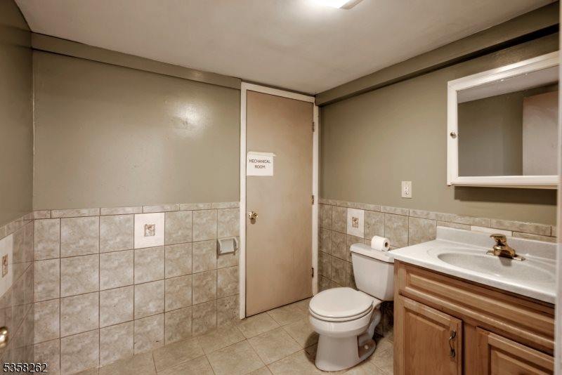 31 S Finley Ave, Bernards Township, NJ 07920