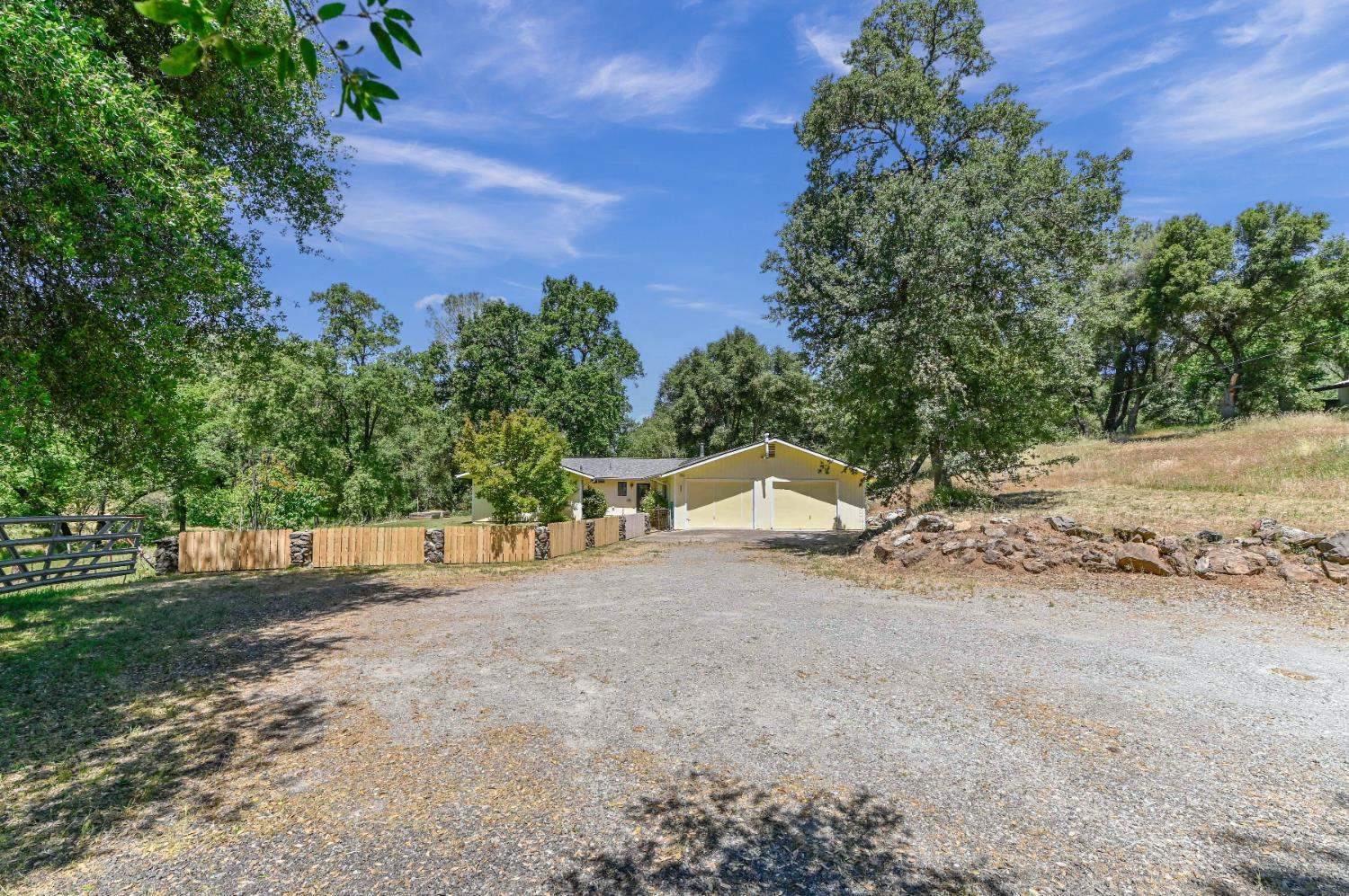 1950 Appaloosa Way, Angels Camp, CA 95222