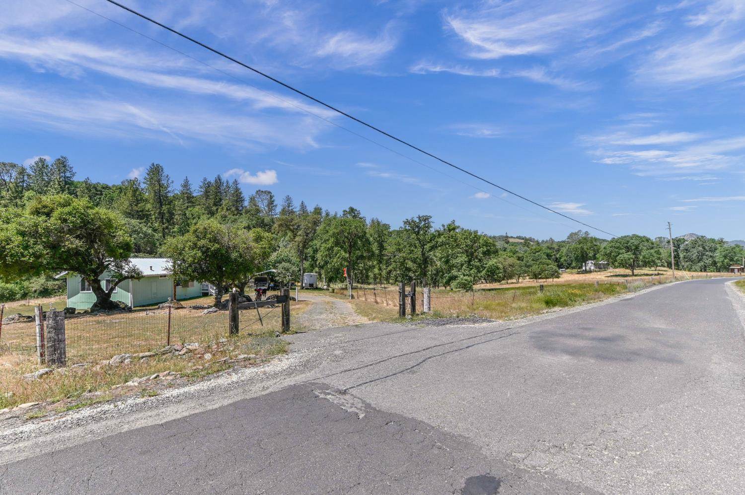 1950 Appaloosa Way, Angels Camp, CA 95222