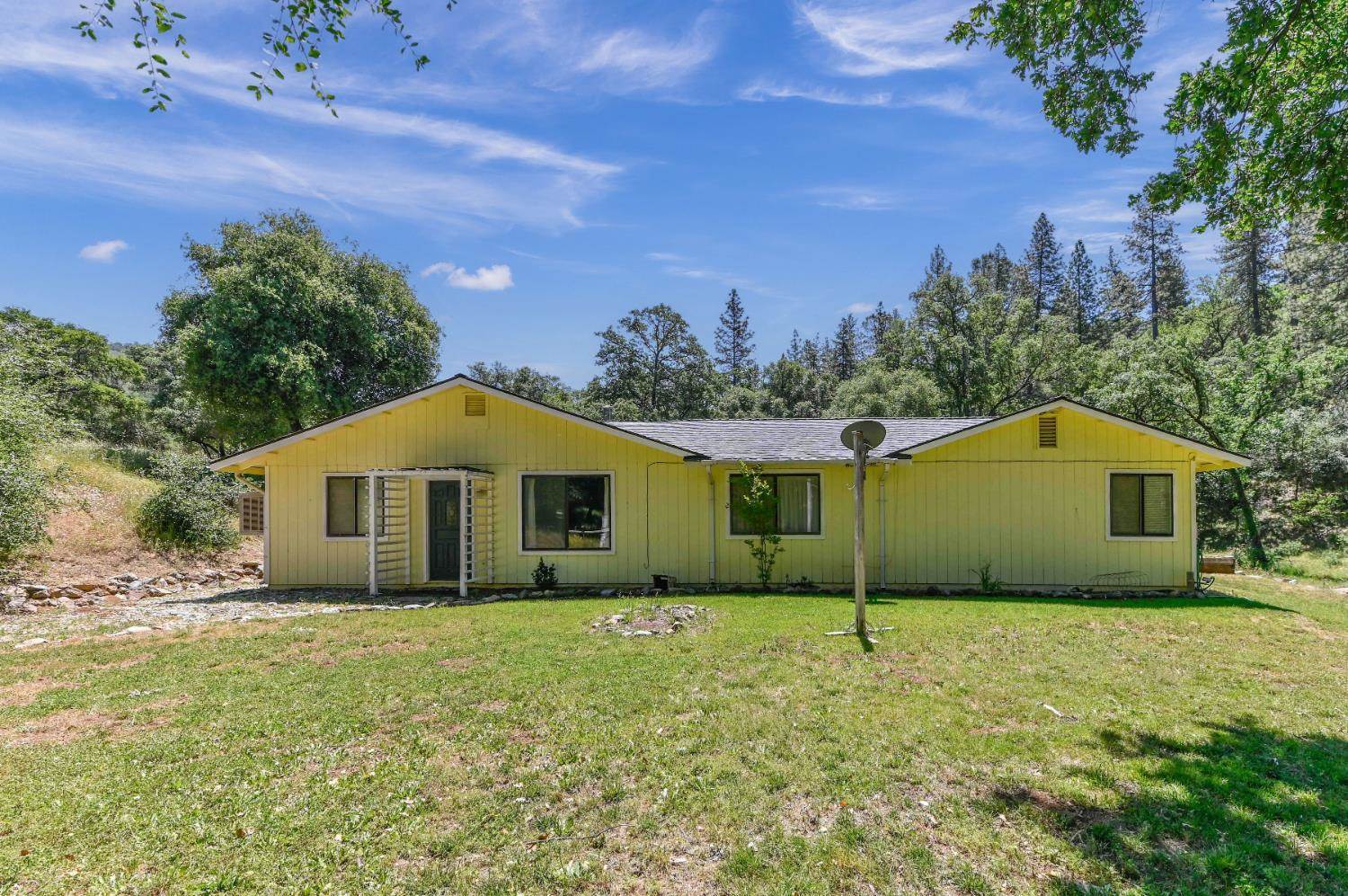 1950 Appaloosa Way, Angels Camp, CA 95222
