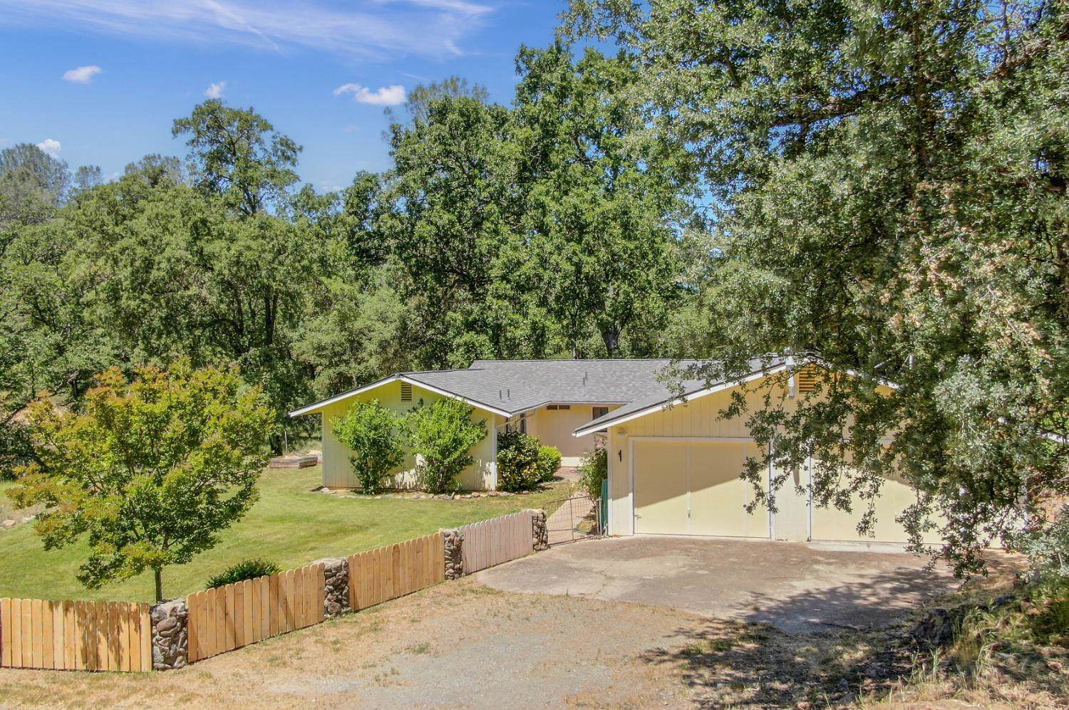 1950 Appaloosa Way, Angels Camp, CA 95222