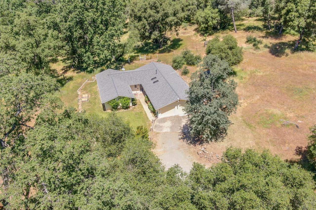 1950 Appaloosa Way, Angels Camp, CA 95222