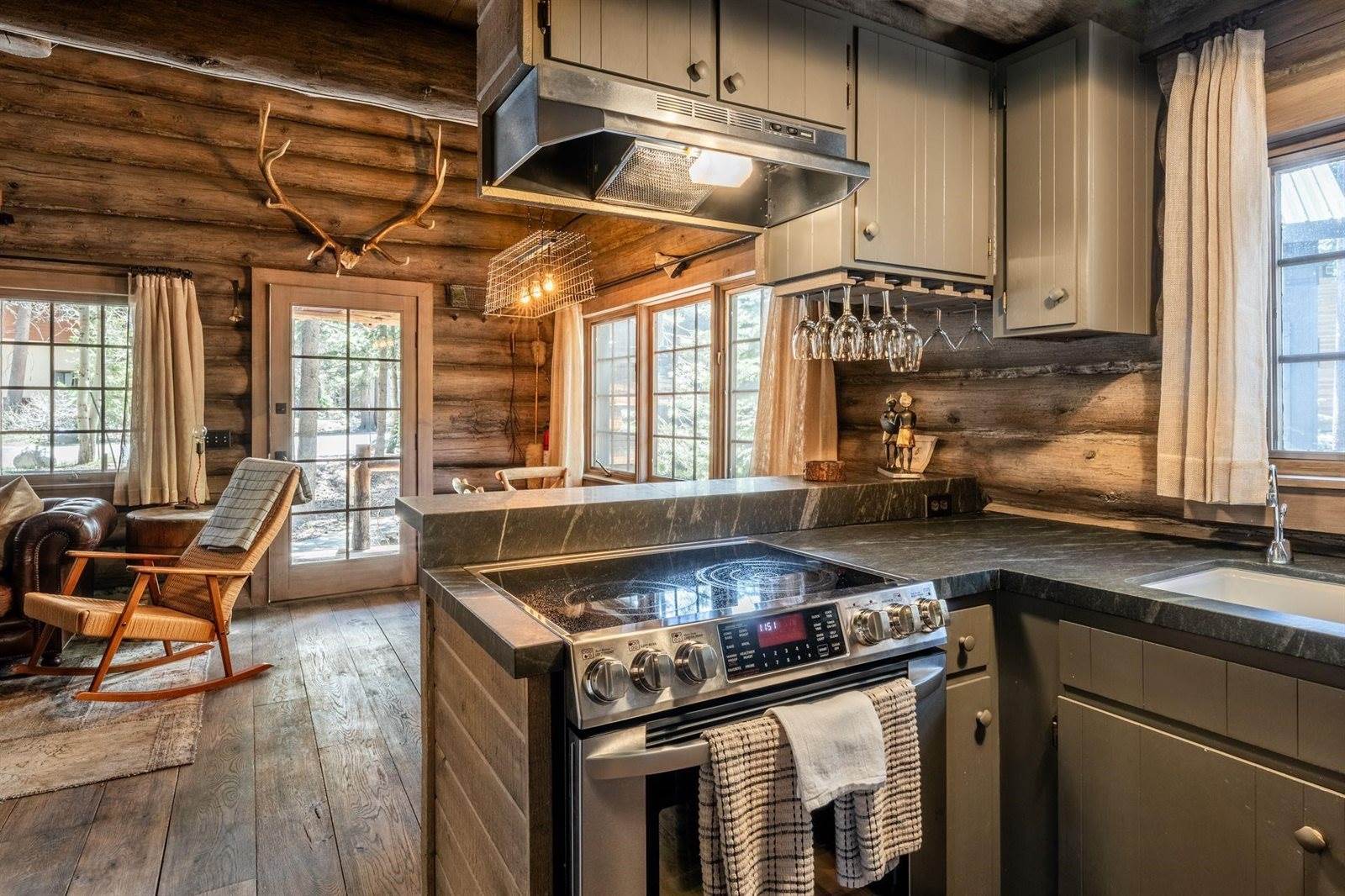 263 Tamarack Lane, Mammoth Lakes, CA 93546