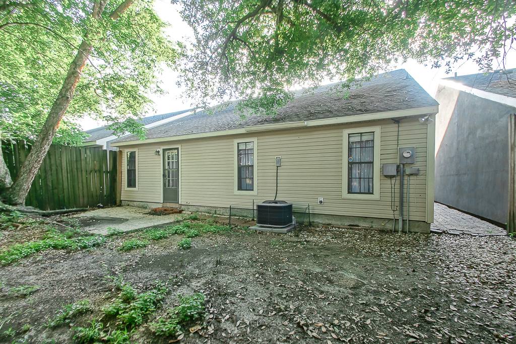 469 Highland Creek Pkwy, Baton Rouge, LA 70808