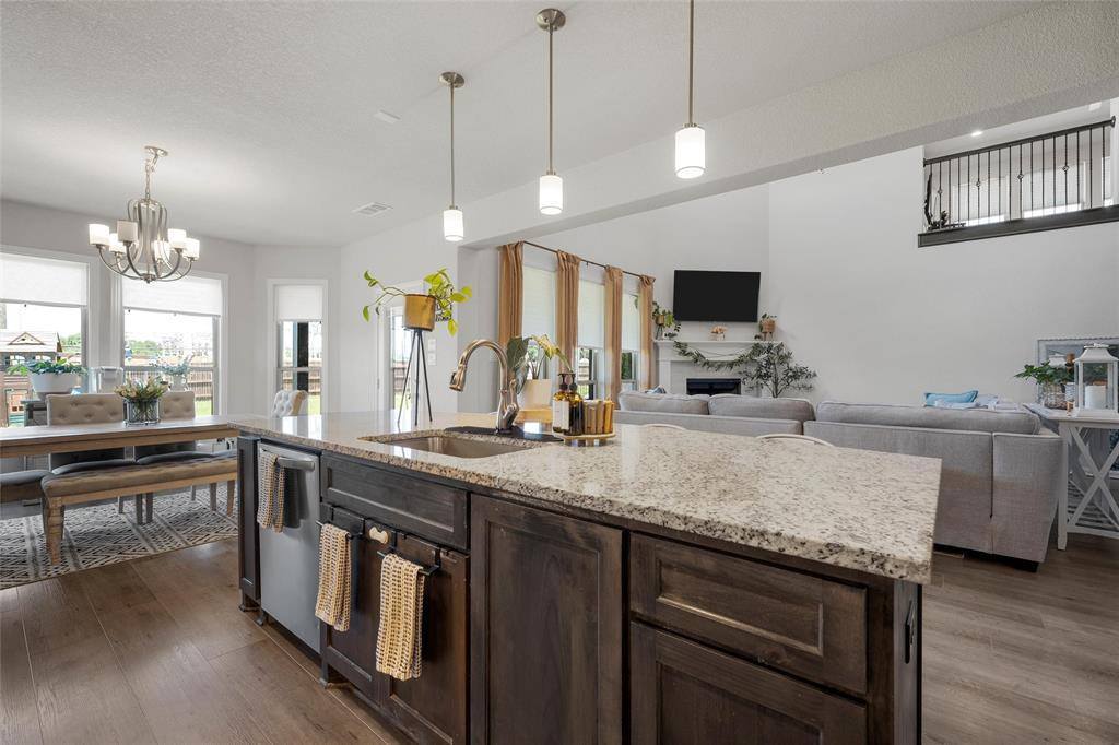 205 Big Creek Loop, Hewitt, TX 76643