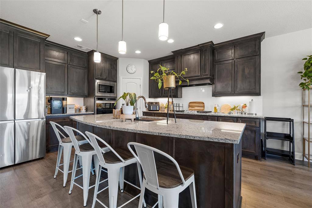 205 Big Creek Loop, Hewitt, TX 76643