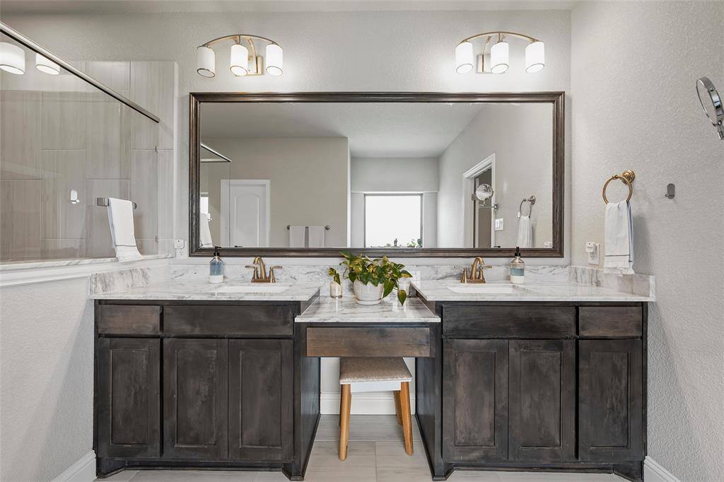 205 Big Creek Loop, Hewitt, TX 76643