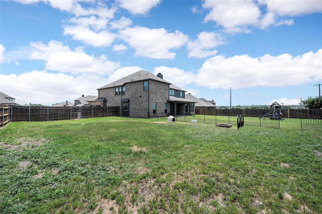 205 Big Creek Loop, Hewitt, TX 76643