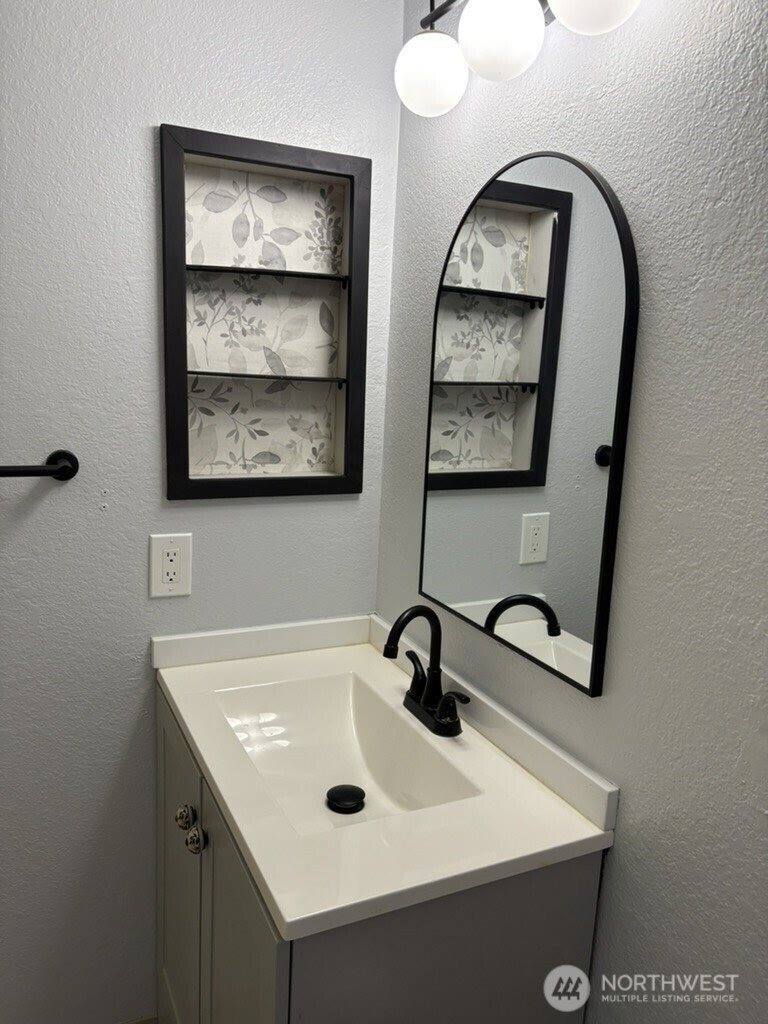 2005 Woodridge Avenue, Mount Vernon, WA 98273