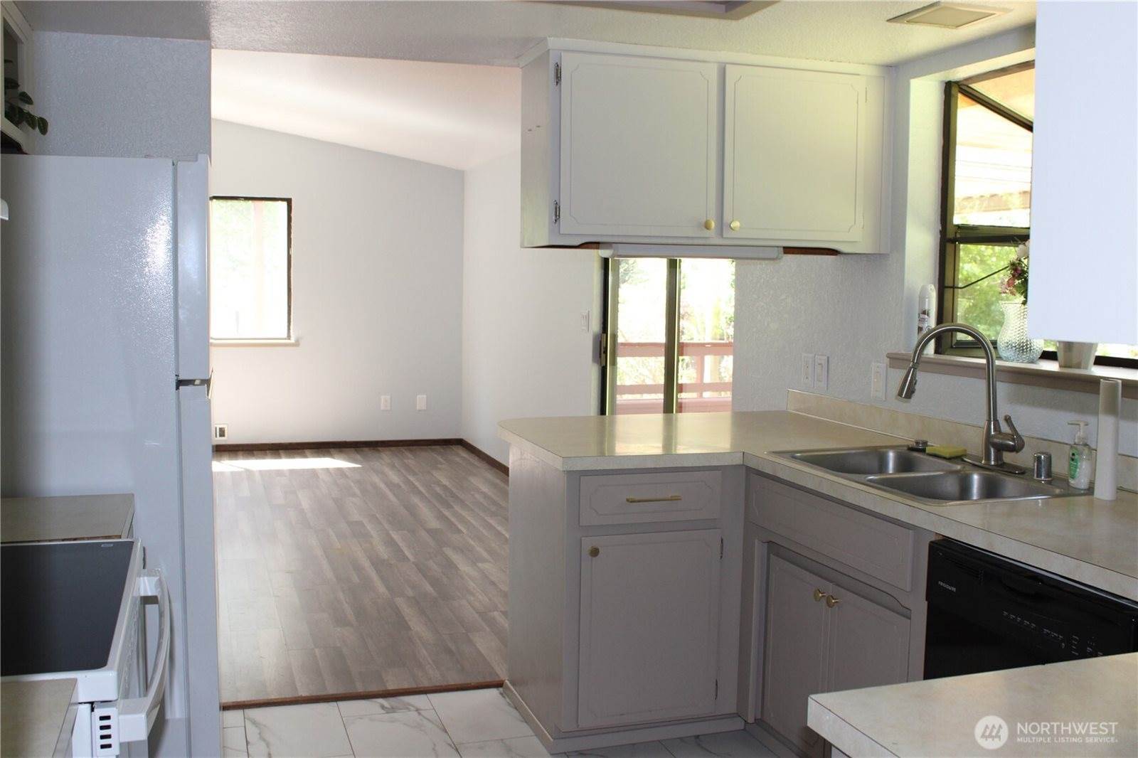 2005 Woodridge Avenue, Mount Vernon, WA 98273