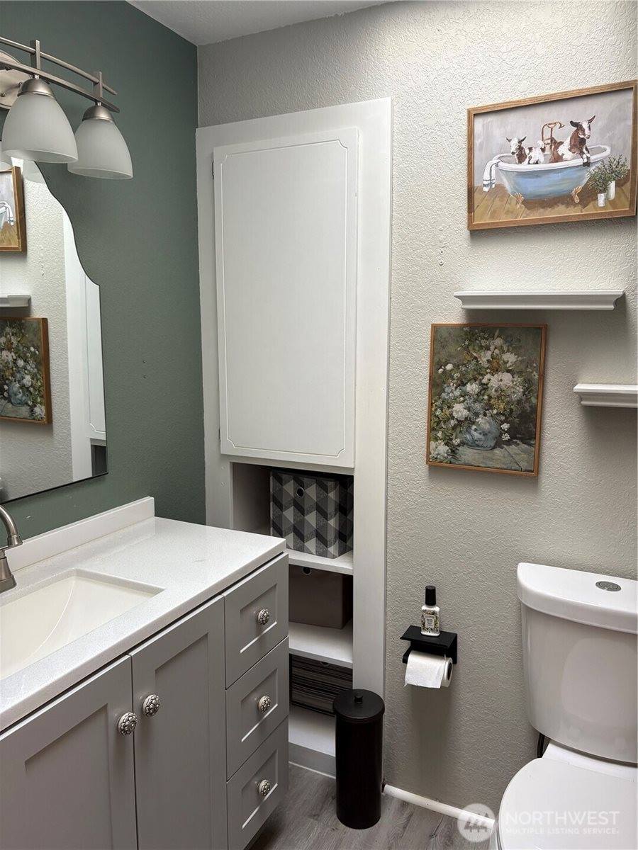 2005 Woodridge Avenue, Mount Vernon, WA 98273