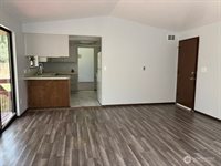 2005 Woodridge Avenue, Mount Vernon, WA 98273