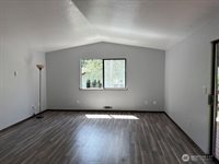 2005 Woodridge Avenue, Mount Vernon, WA 98273