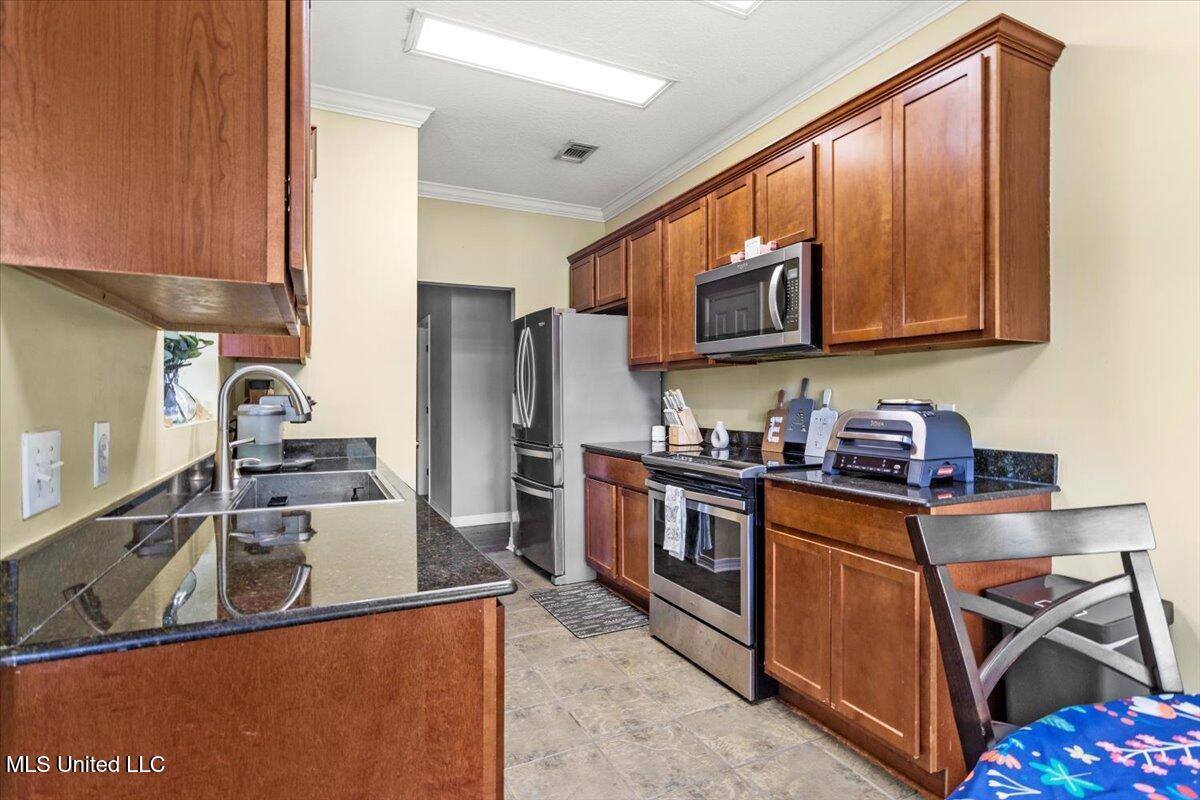 21915 Huntington Forest Drive, Saucier, MS 39574