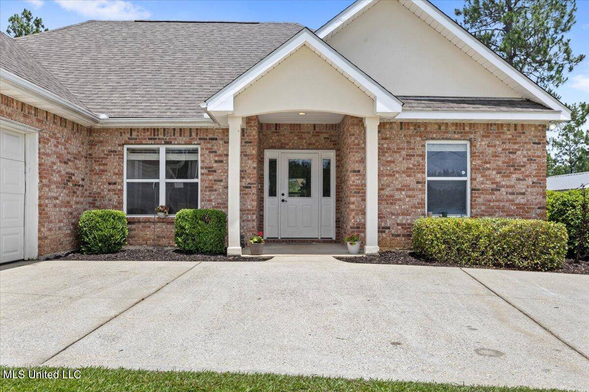 21915 Huntington Forest Drive, Saucier, MS 39574