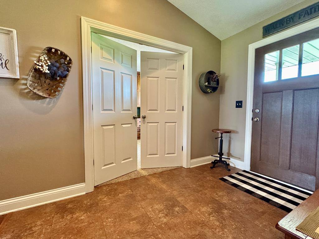 1093 Co Rd 1600, Ashland, OH 44805