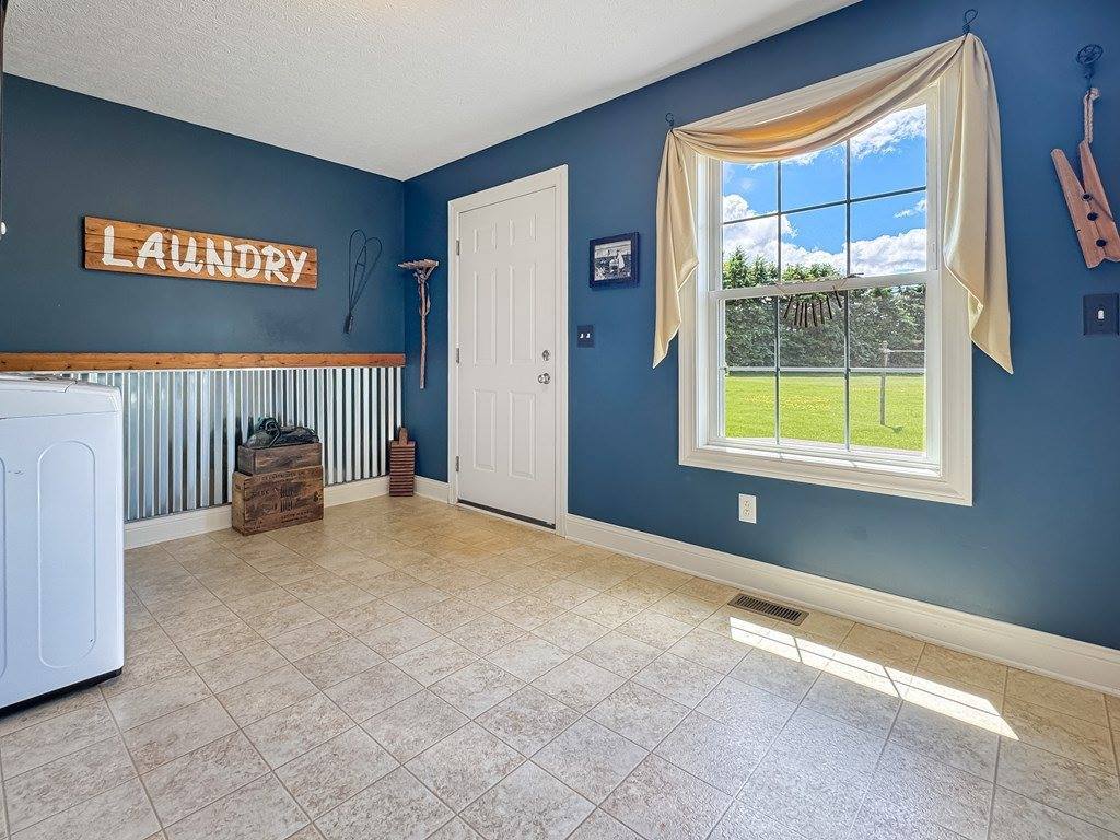 1093 Co Rd 1600, Ashland, OH 44805