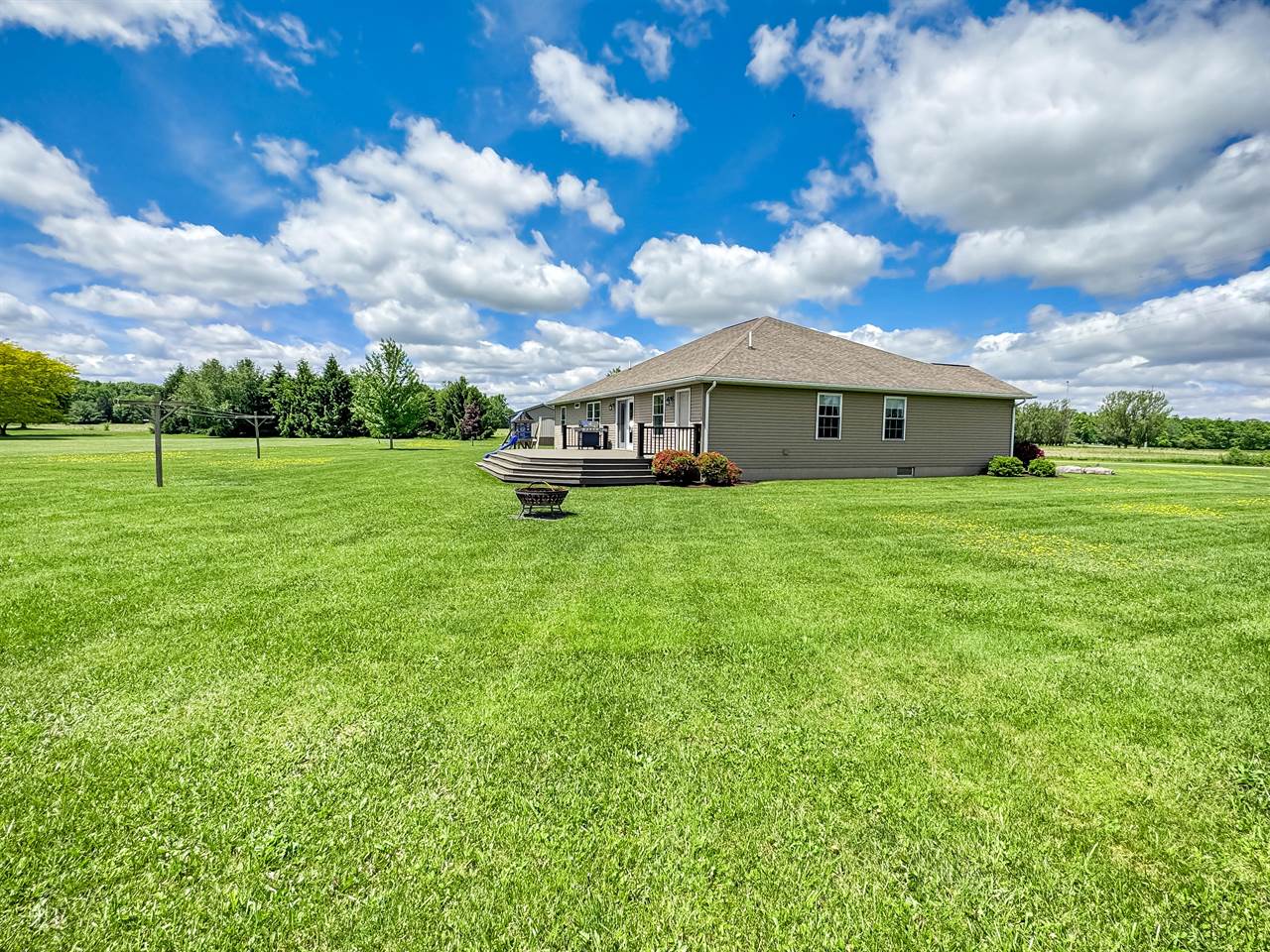 1093 Co Rd 1600, Ashland, OH 44805