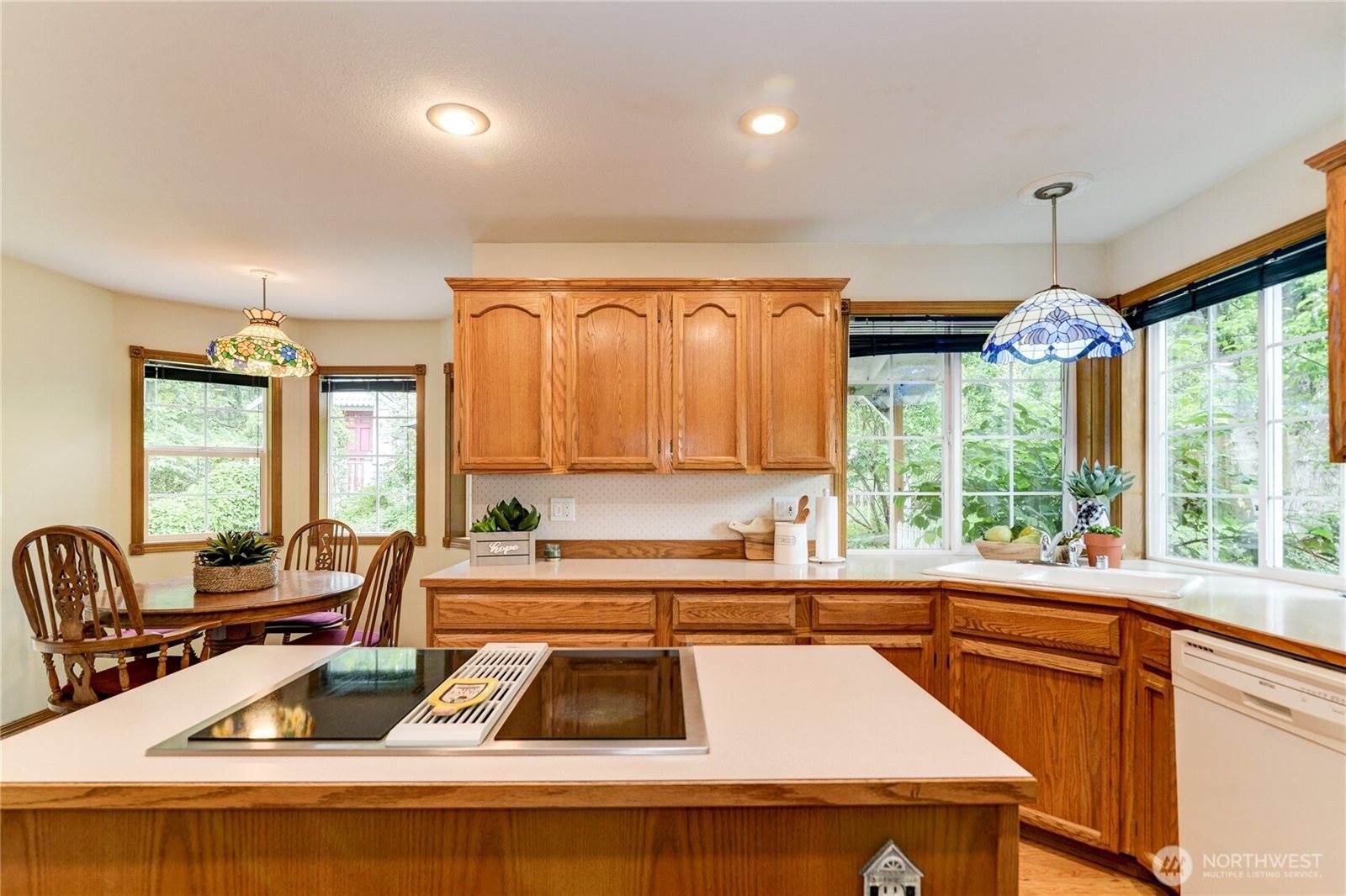 9515 Amanda Drive NE, Olympia, WA 98516