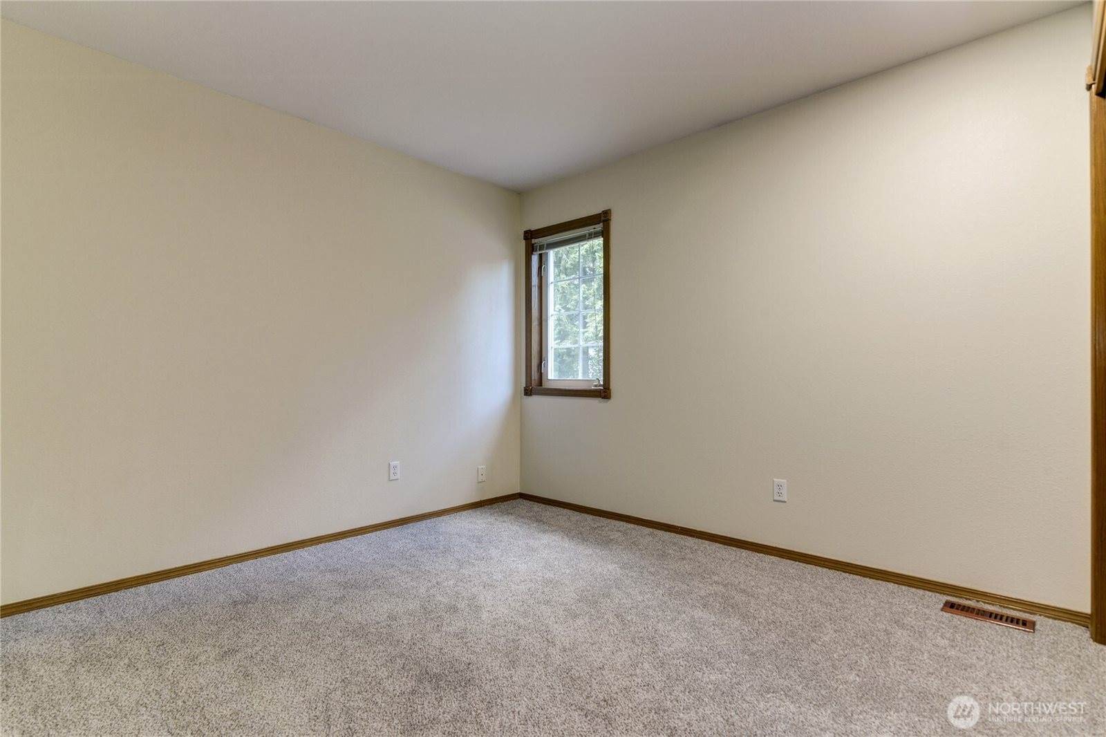 9515 Amanda Drive NE, Olympia, WA 98516