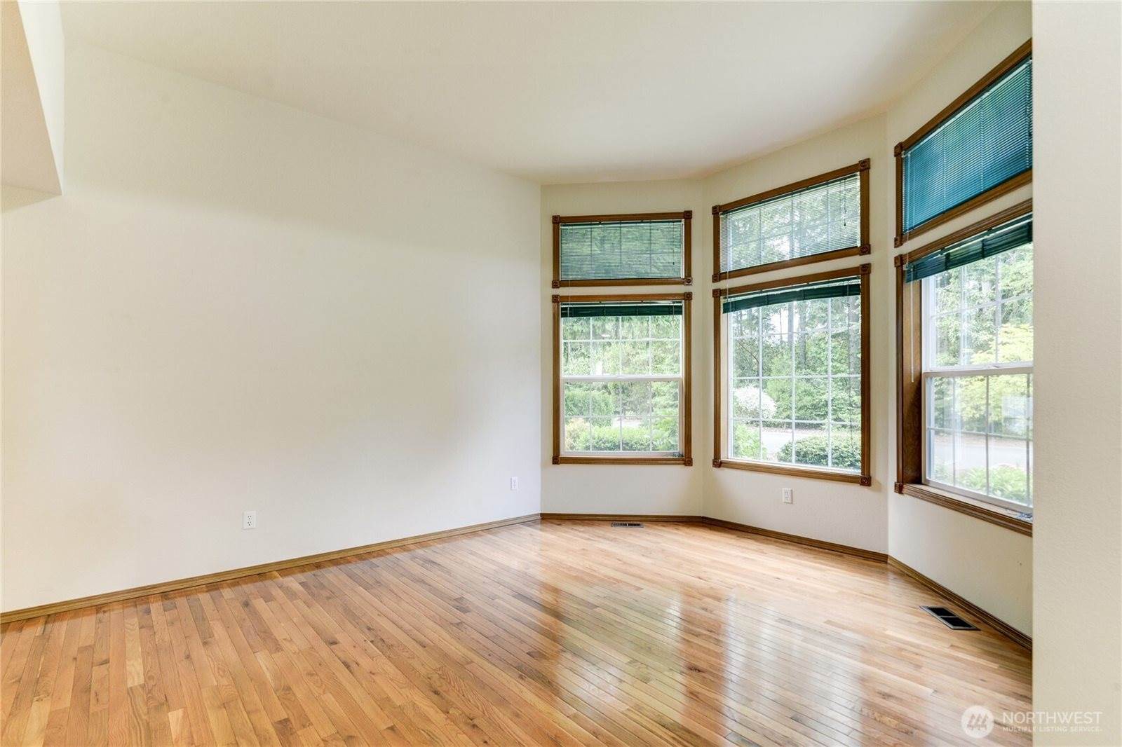 9515 Amanda Drive NE, Olympia, WA 98516