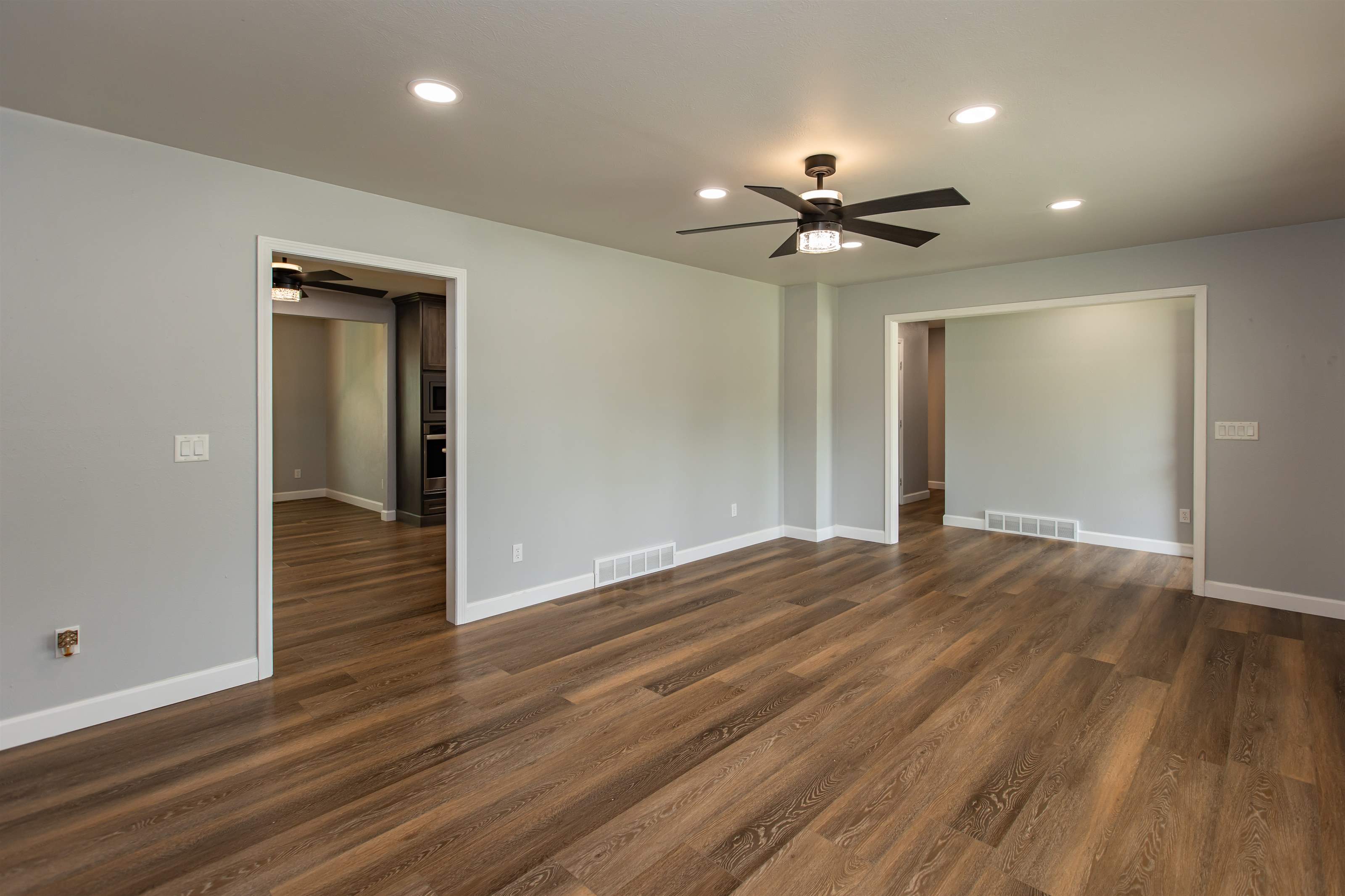 221 3RD St, Elkhart, KS 67950