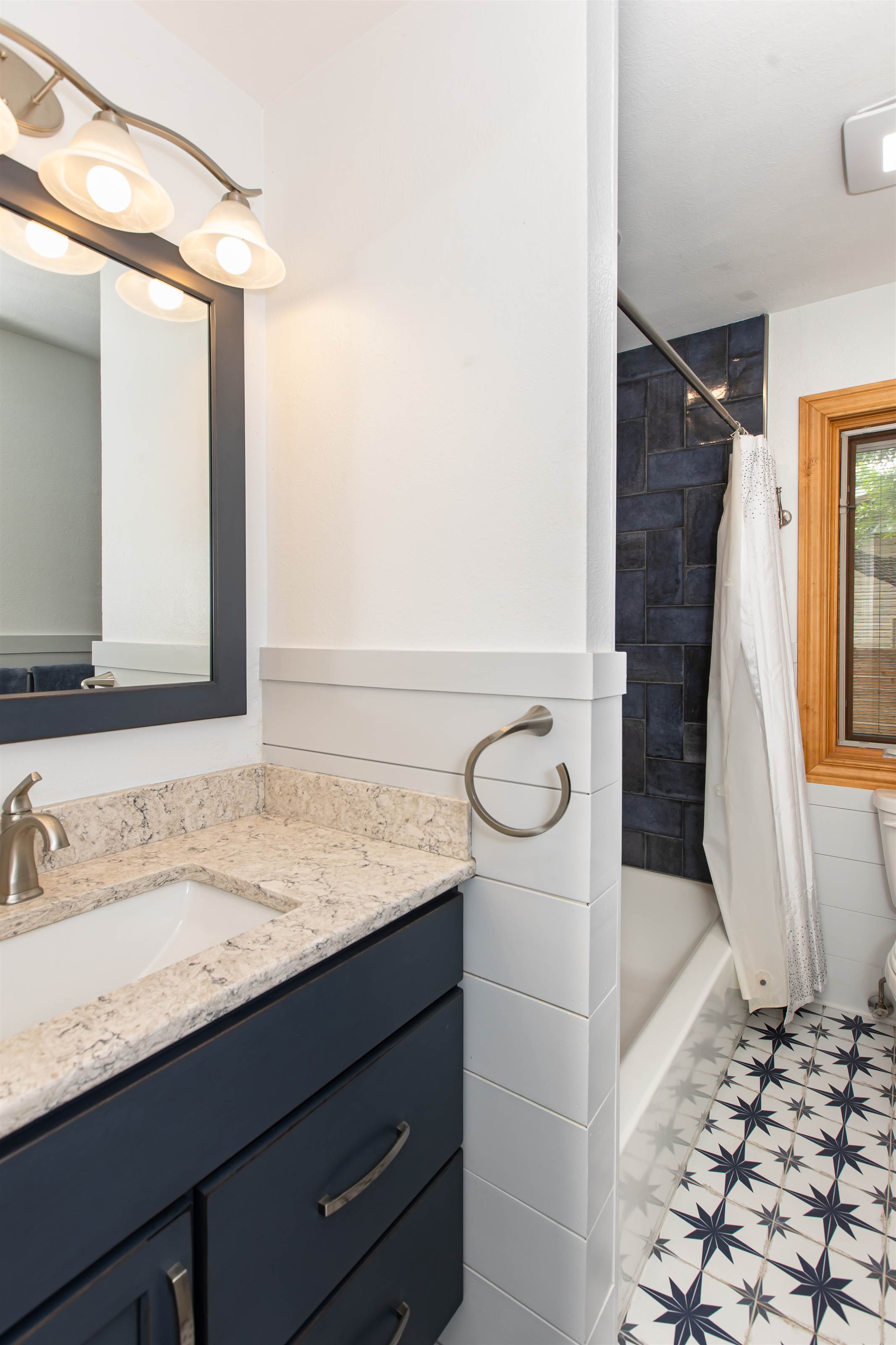 221 3RD St, Elkhart, KS 67950