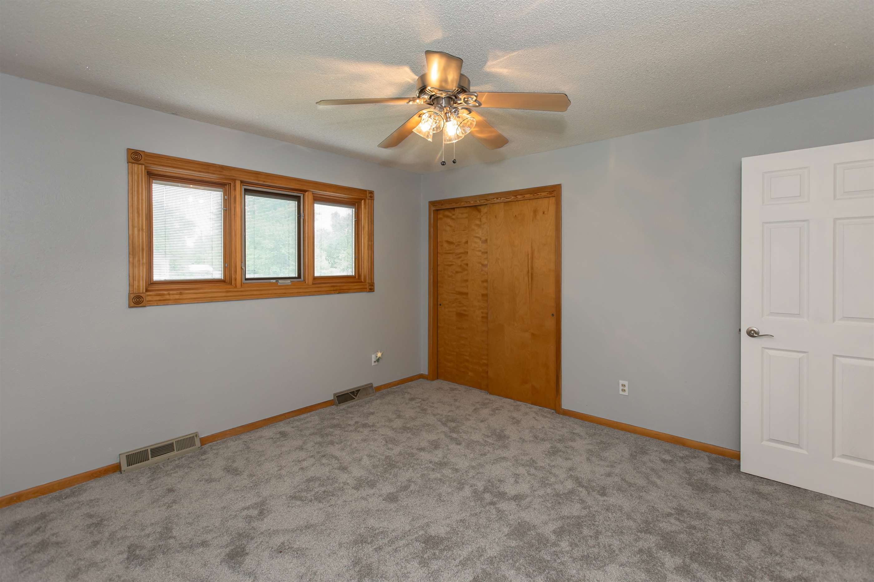 221 3RD St, Elkhart, KS 67950