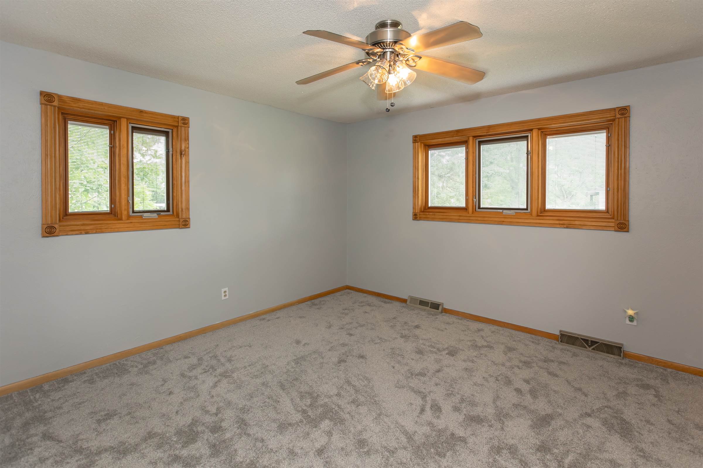 221 3RD St, Elkhart, KS 67950