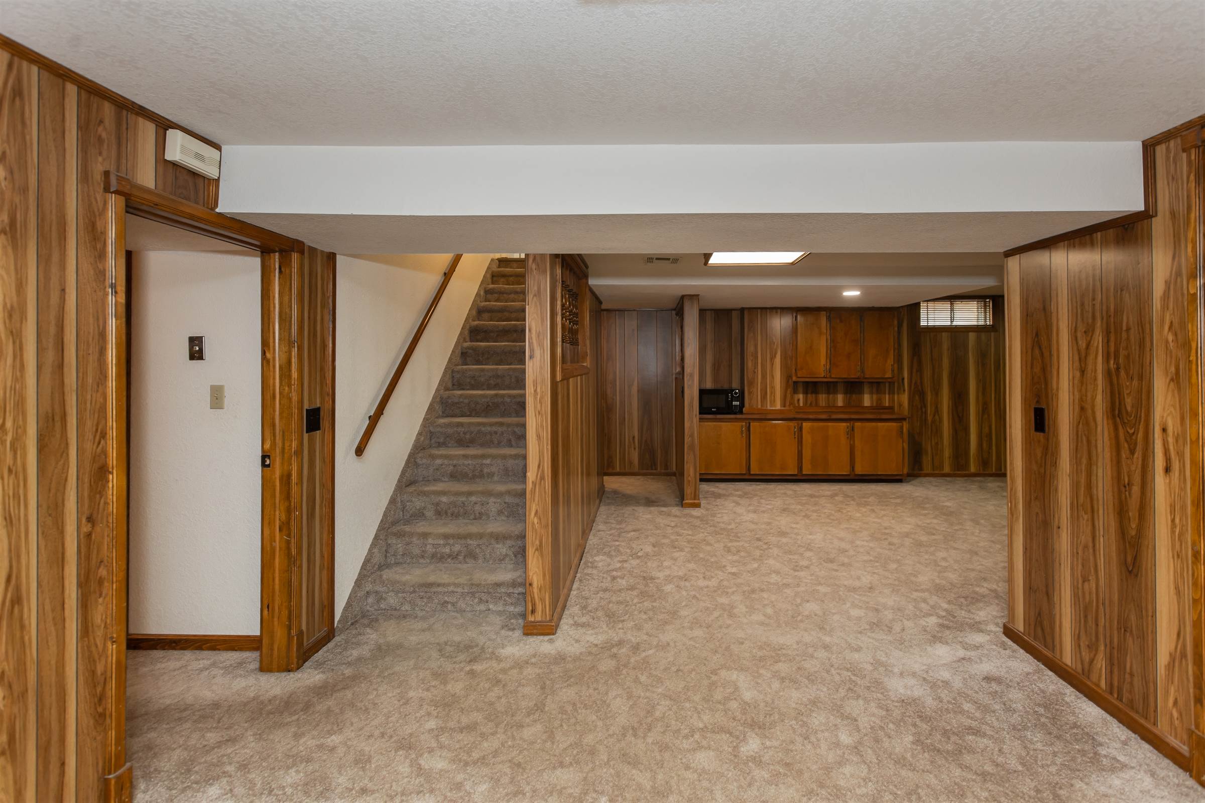 221 3RD St, Elkhart, KS 67950