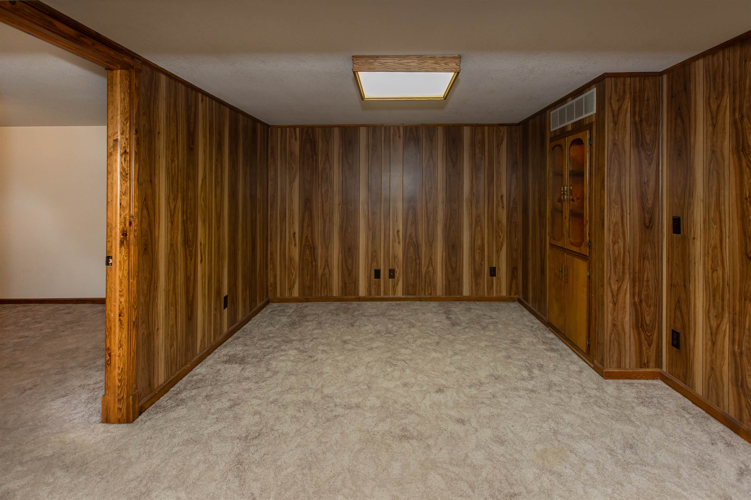 221 3RD St, Elkhart, KS 67950