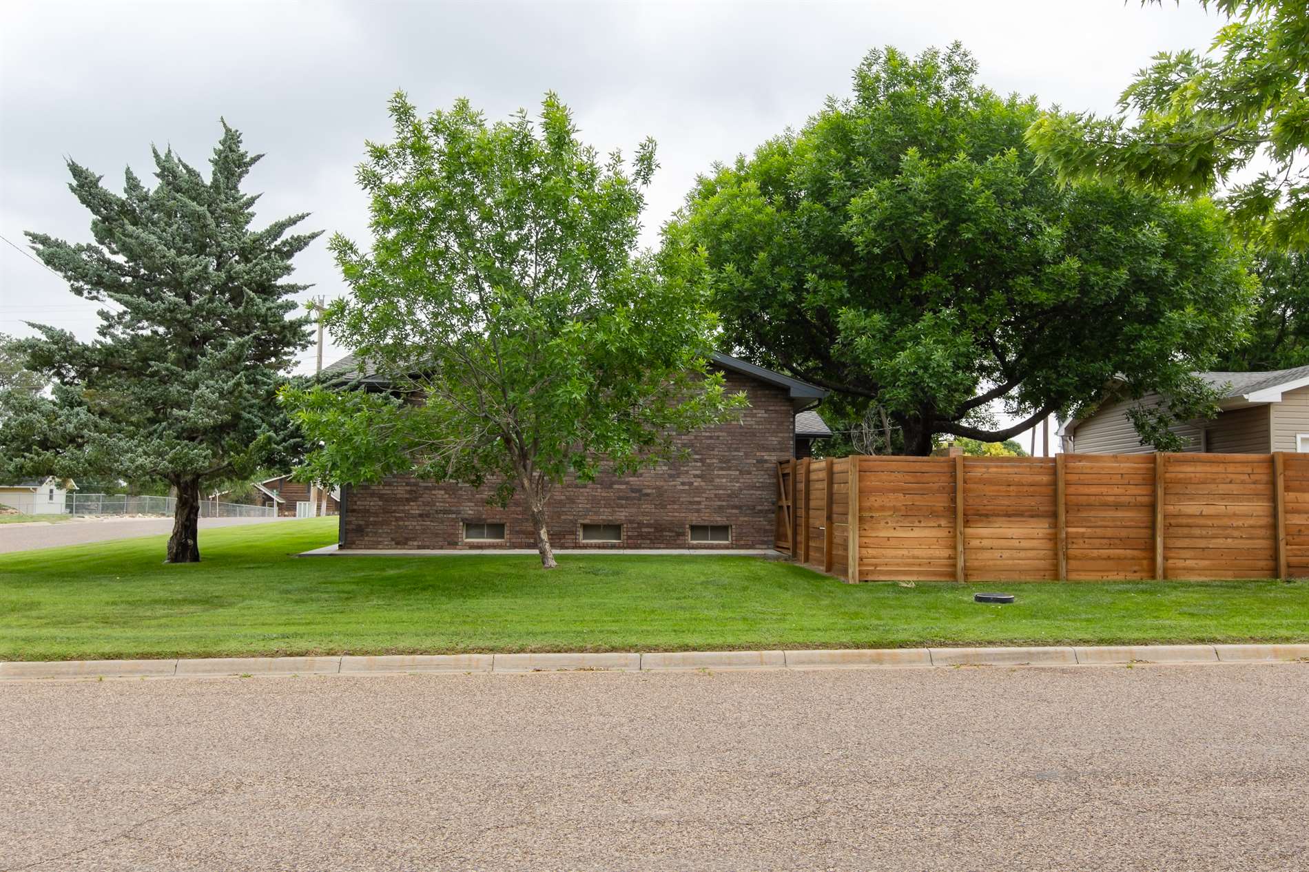 221 3RD St, Elkhart, KS 67950