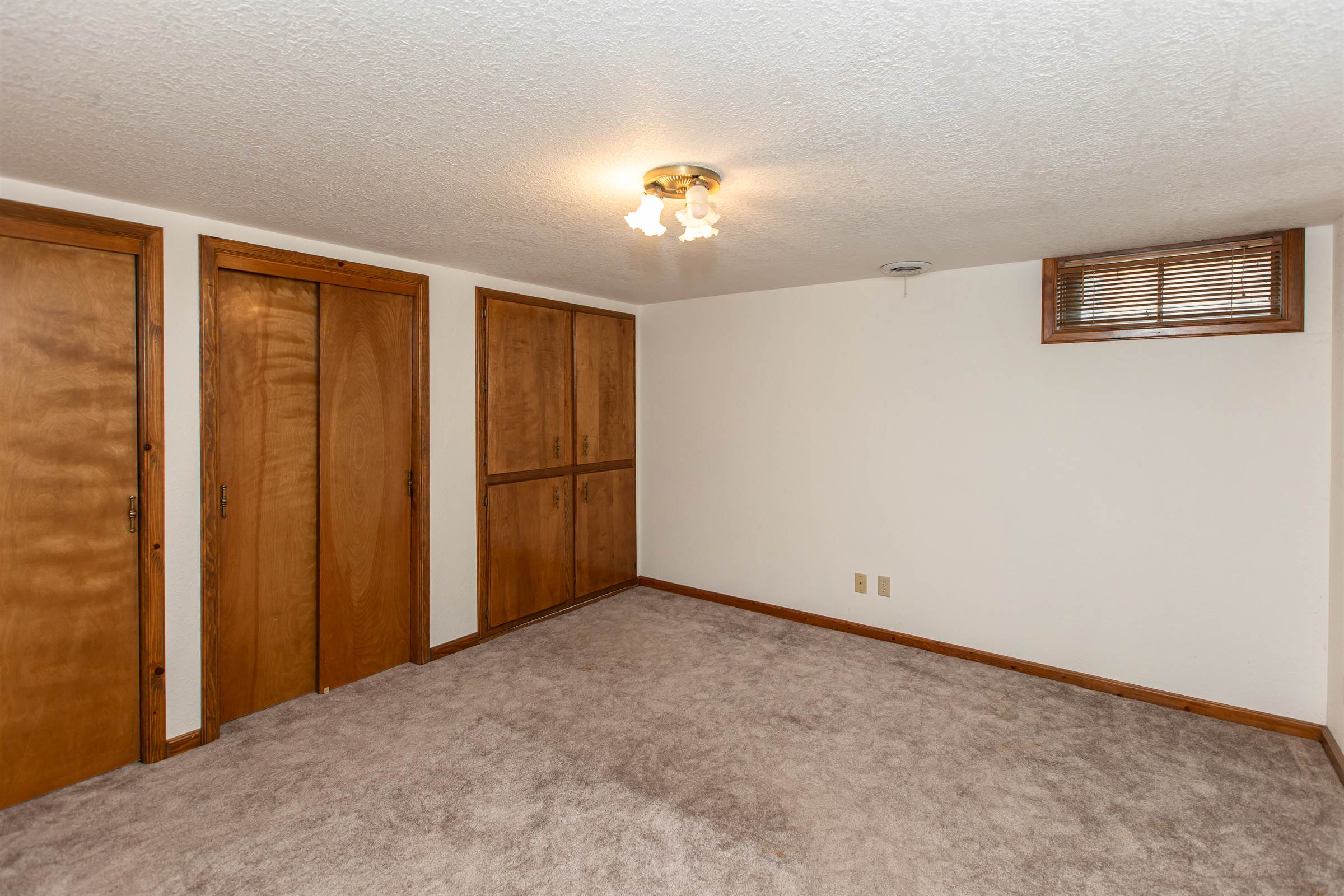 221 3RD St, Elkhart, KS 67950