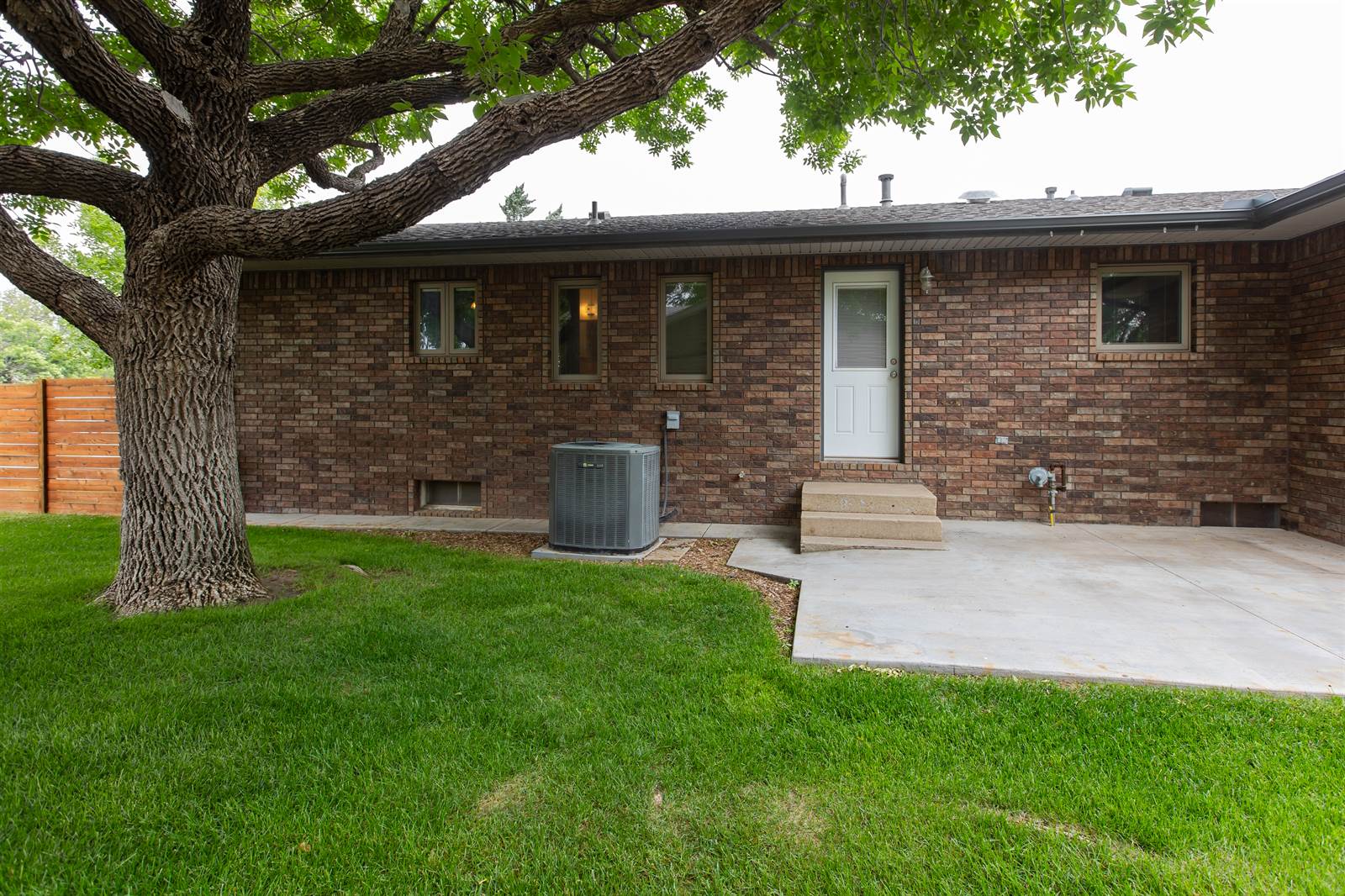 221 3RD St, Elkhart, KS 67950