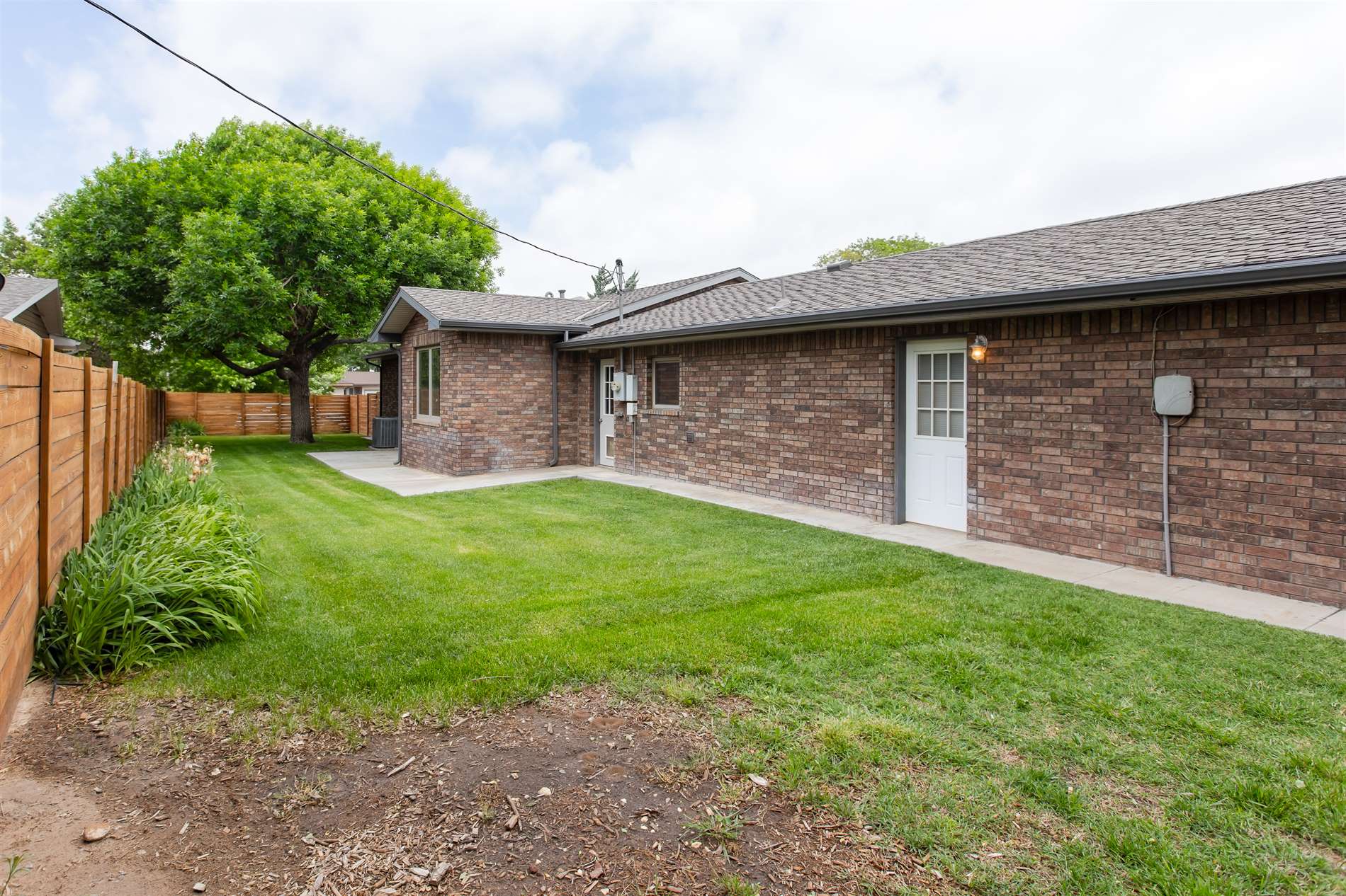 221 3RD St, Elkhart, KS 67950