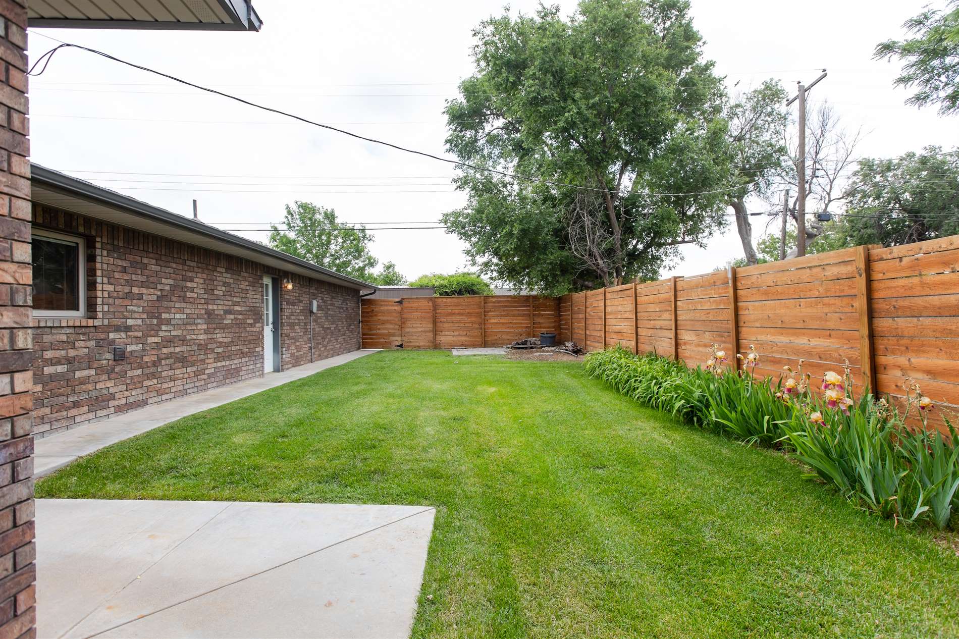 221 3RD St, Elkhart, KS 67950