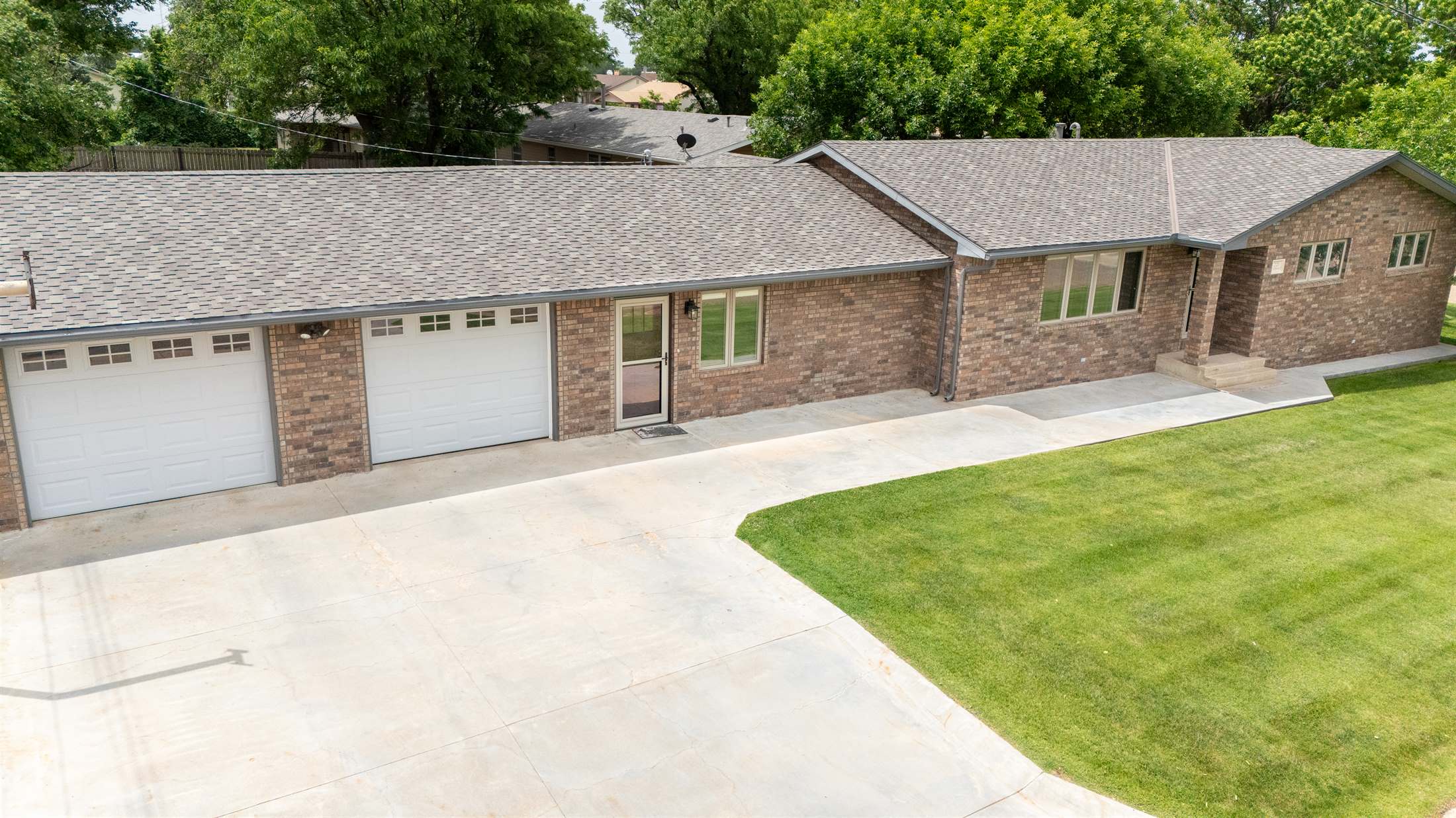 221 3RD St, Elkhart, KS 67950