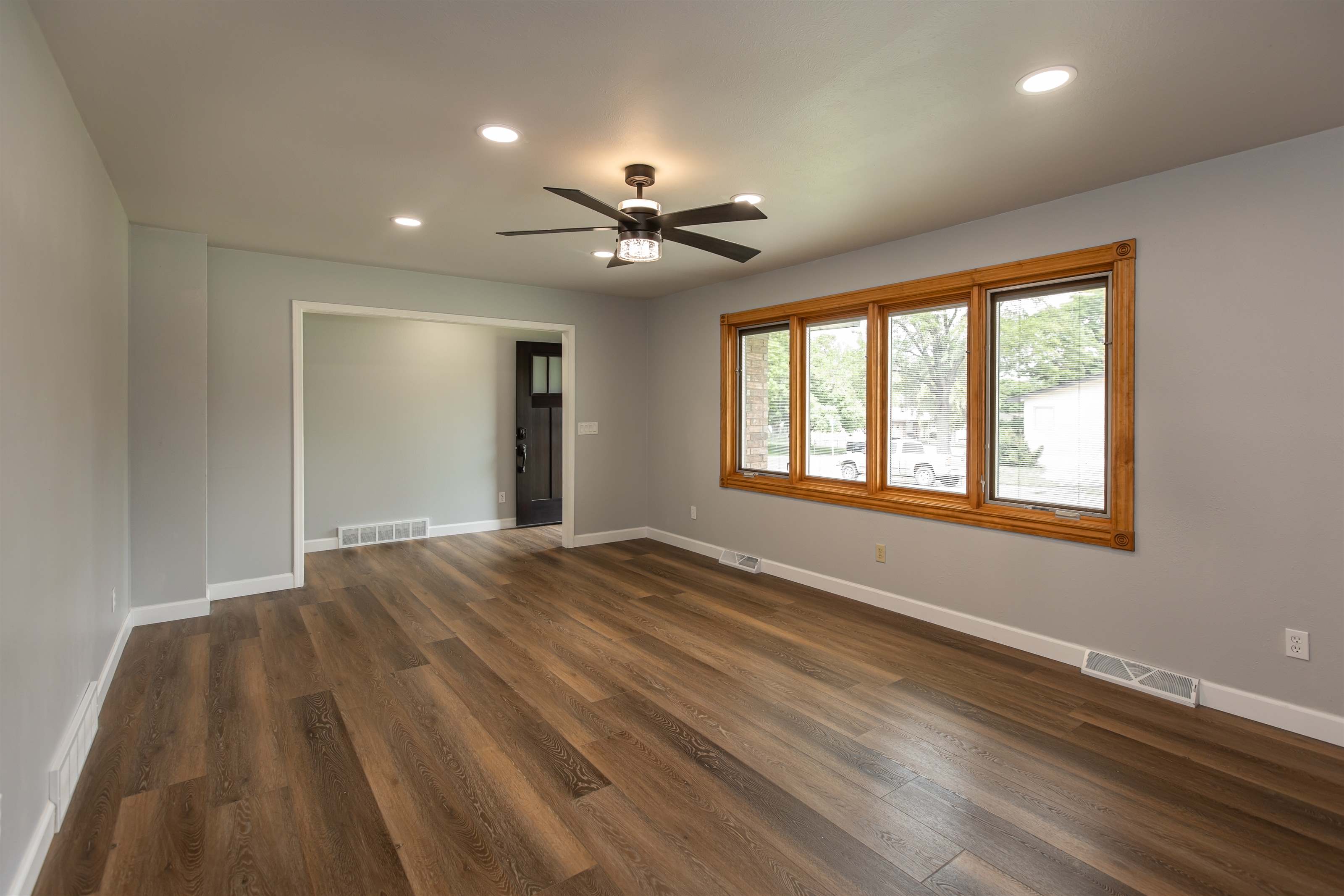 221 3RD St, Elkhart, KS 67950