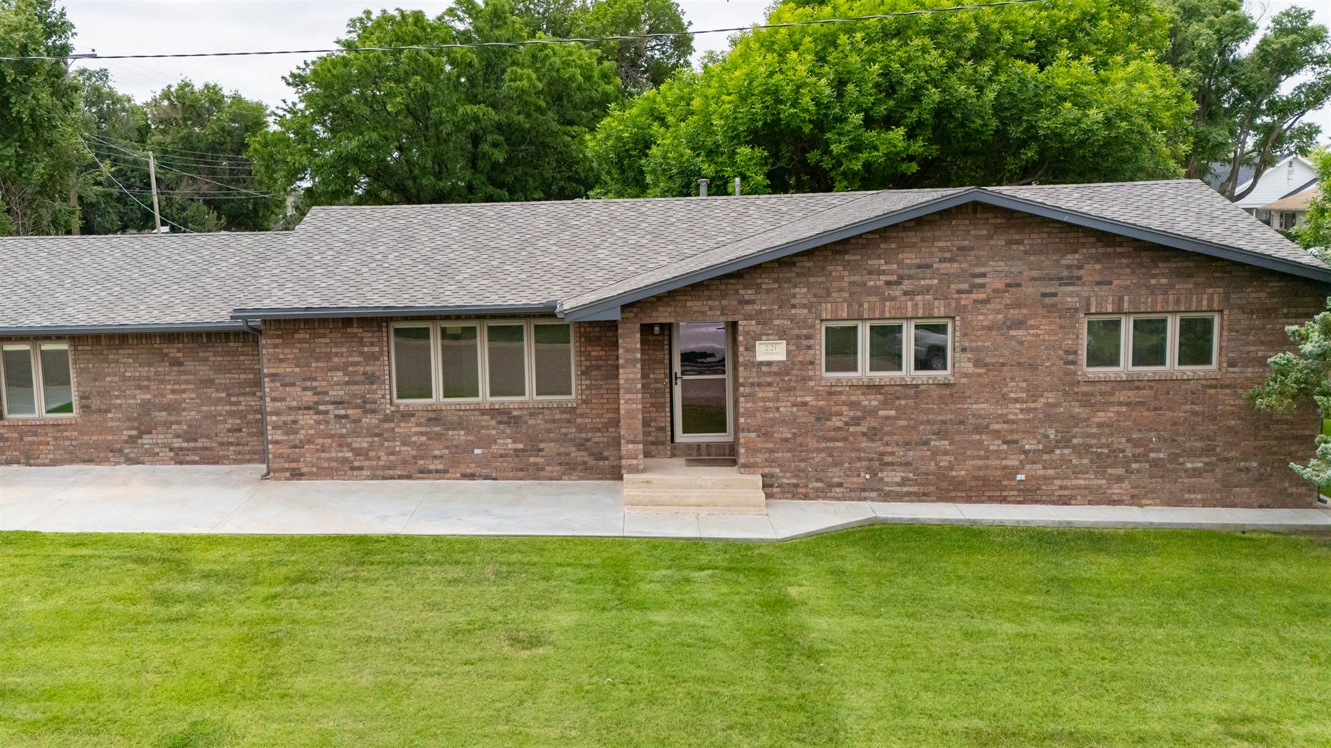 221 3RD St, Elkhart, KS 67950