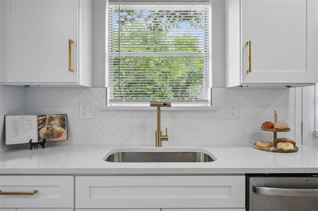 3651 Cindy Drive, Fort Worth, TX 76111