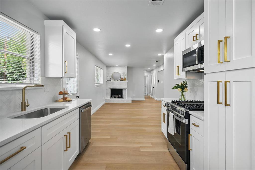 3651 Cindy Drive, Fort Worth, TX 76111