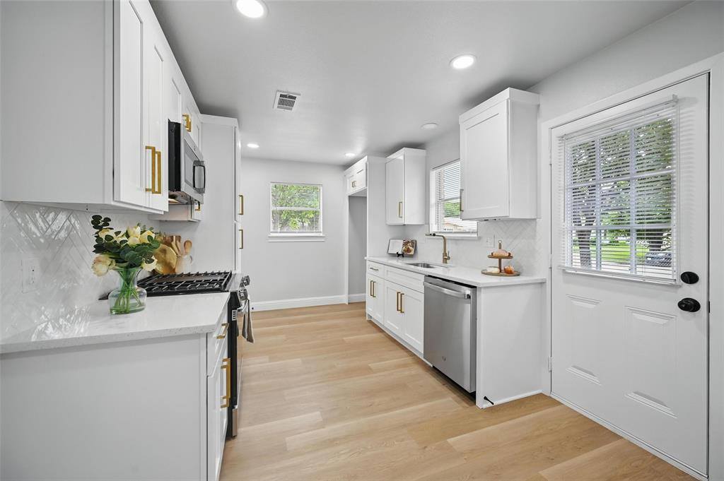 3651 Cindy Drive, Fort Worth, TX 76111