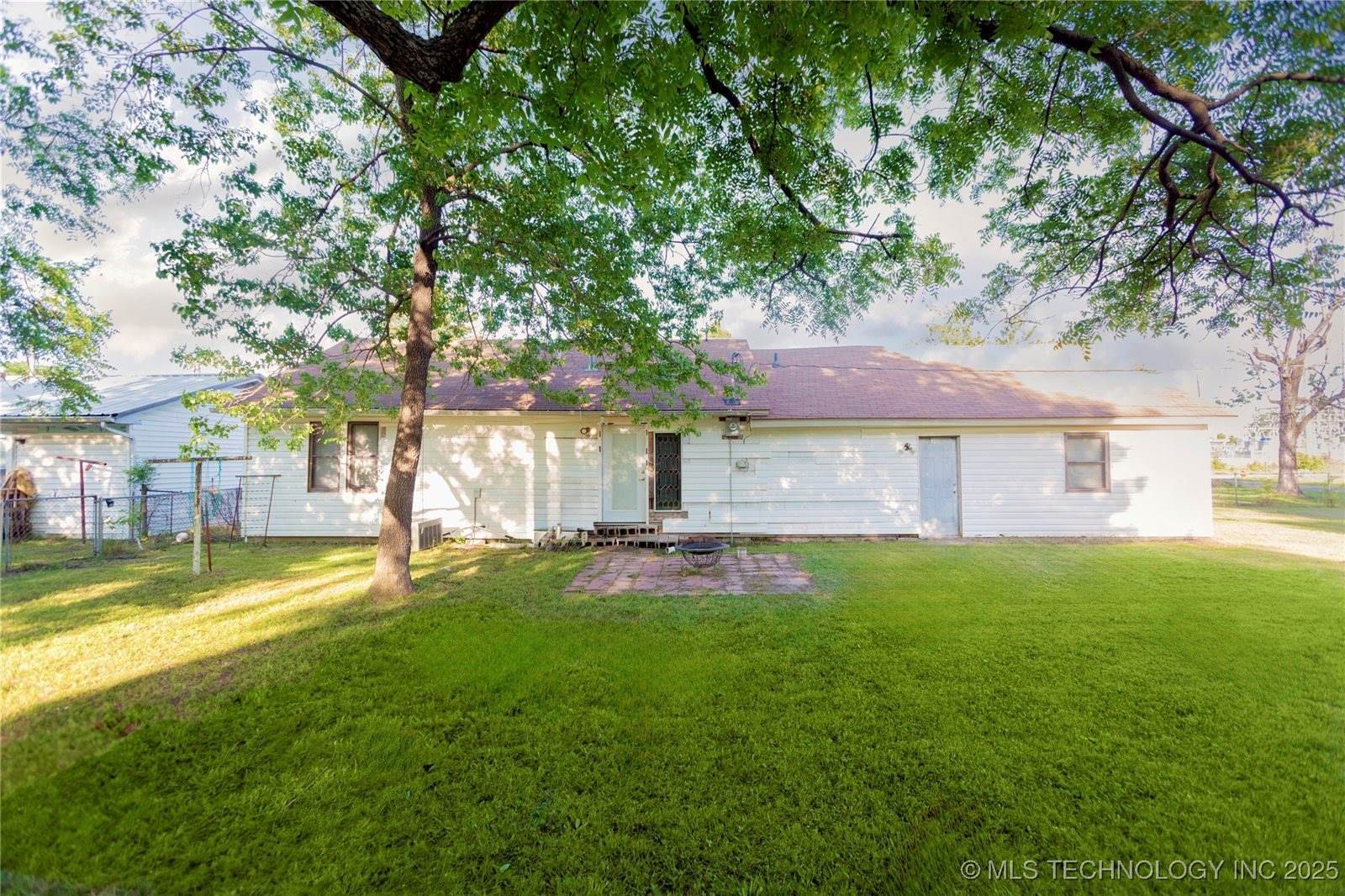 407 Monroe Street, Savanna, OK 74462