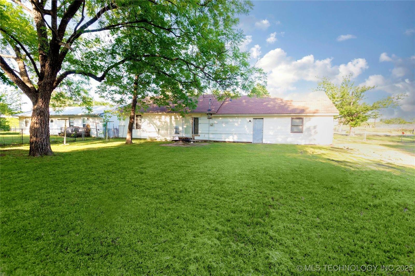 407 Monroe Street, Savanna, OK 74462