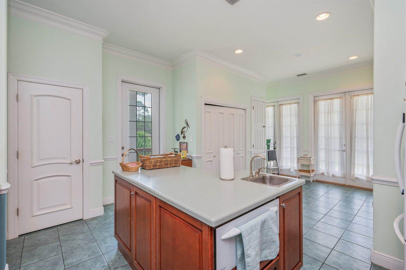 1405 North Bayshore Drive, Niceville, FL 32578