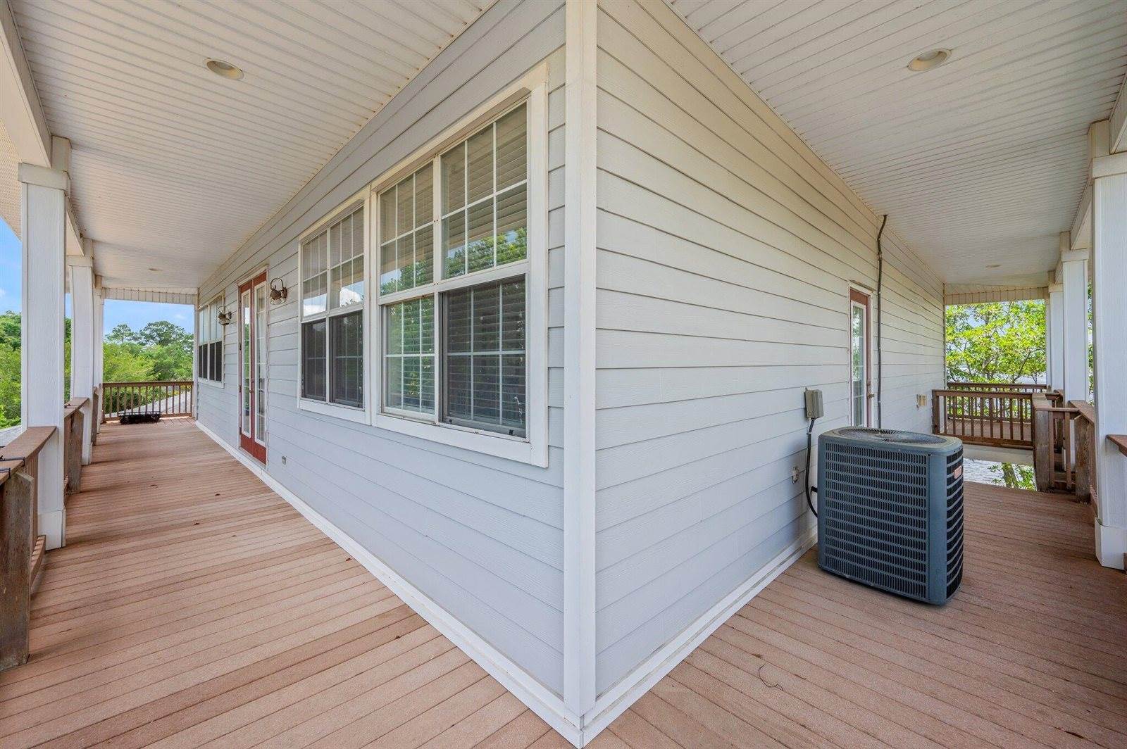 1405 North Bayshore Drive, Niceville, FL 32578