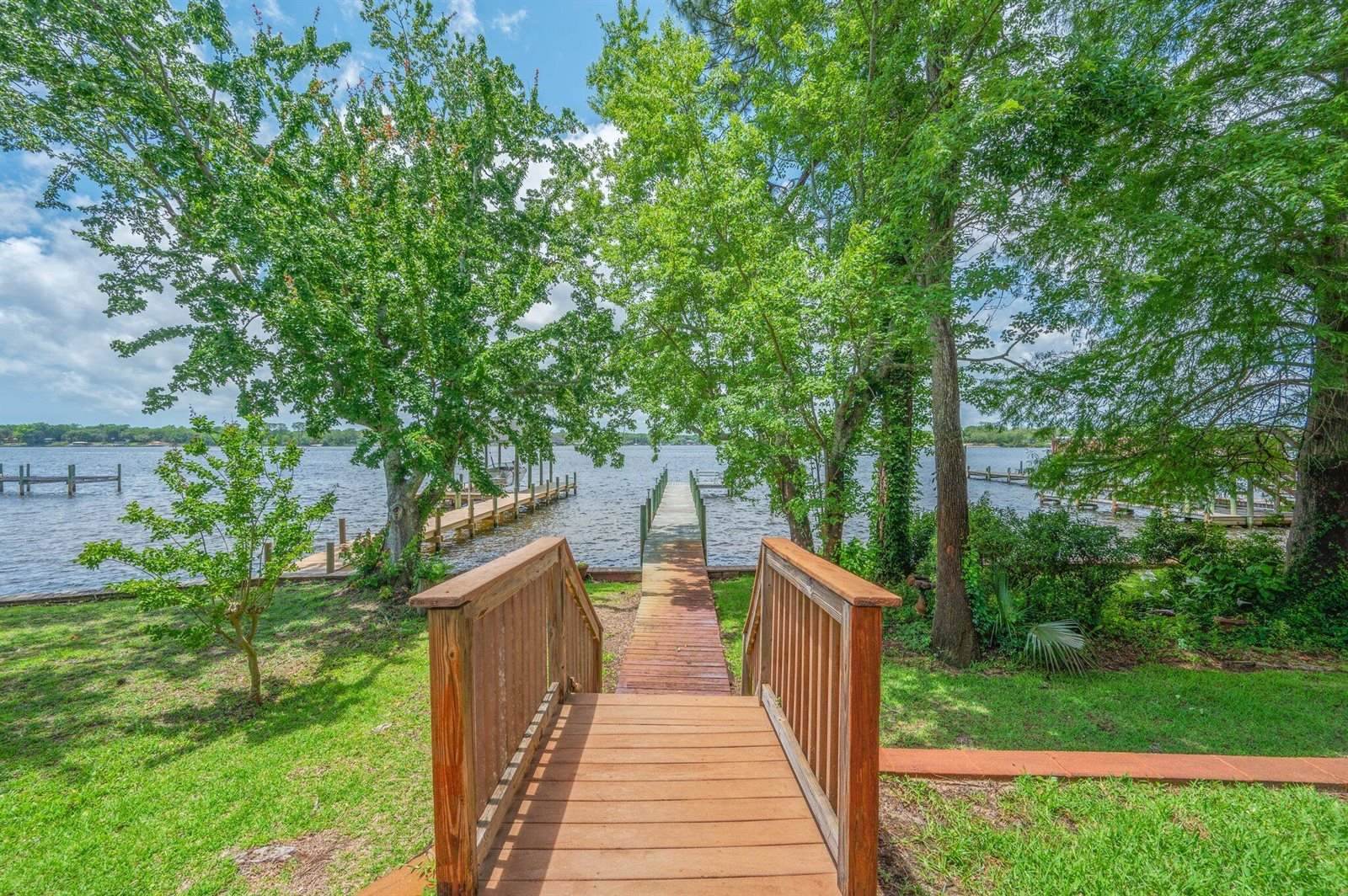 1405 North Bayshore Drive, Niceville, FL 32578